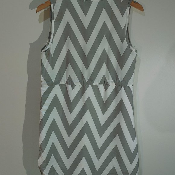 Dress - Picture 6 of 6